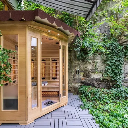 Apartment Wellness Wonderland: Garden, Sauna, Jacuzzi In Cbd